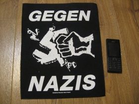 Gegen Nazis chrbtová nášivka po krajoch obšívaná  materiál 100% bavlna
