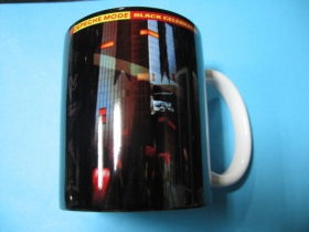 Depeche Mode - porcel&aacute;nov&yacute; poh&aacute;r - &scaron;&aacute;lka s u&scaron;kom, objemom cca. 0,33L