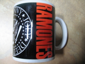 Ramones porcelánový pohár - šálka s uškom, objemom cca. 0,33L