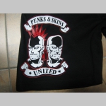 Punks and Skins United  čierne teplákové kraťasy s tlačeným logom