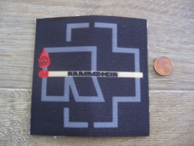 Rammstein ofsetová nášivka po krajoch neobšívaná cca. 9x9cm