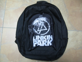  Linkin Park ruksak čierny, 100% polyester. Rozmery: Výška 42 cm, šírka 34 cm, hĺbka až 22 cm pri plnom obsahu