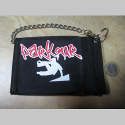 Parkour čierna pevná textilná peňaženka s retiazkou a karabínkou, tlačené logo