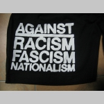 Against Racism, Fascism, nationalism  čierne teplákové kraťasy s tlačeným logom