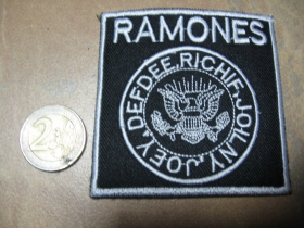 Ramones  nažehľovacia vyšívaná nášivka (možnosť nažehliť alebo našiť na odev)