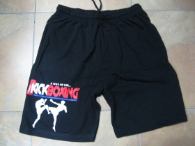 KICKBOXING - A Way of Life... čierne teplákové kraťasy s tlačeným logom