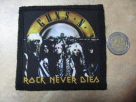 Guns n Roses ofsetová nášivka po krajoch obšívaná cca. 9x9cm 