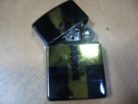 Sabaton - doplňovací benzínový zapalovač s vypalovaným obrázkom (balené v darčekovej krabičke)