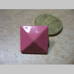 Pyram&iacute;dka veľk&aacute; ružov&aacute;, plechov&yacute; cvok na vyb&iacute;janie rozmery cca. 16x16mm (cena za 1ks)