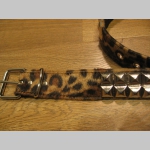 Leopard opasok vybíjaný 2.radami chrómovaných kovových pyramíd,  šírka 4cm nastaviteľný obvod pásu od 85cm po 95cm 