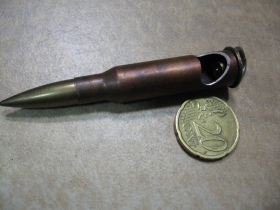 imit&aacute;cia n&aacute;boja kovov&yacute; pr&iacute;vesok na kľ&uacute;če v tvare n&aacute;boja s kovov&yacute;m kr&uacute;žkom, materi&aacute;l mosadz