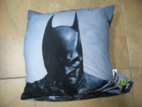 Batman vankúš rozmery cca. 40x40cm materiál povrch 100%bavlna, materiál vnútro 100%polyester