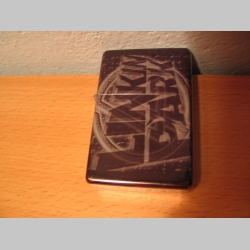 Linkin Park - doplňovací benzínový zapalovač s vypalovaným obrázkom (balené v darčekovej krabičke)