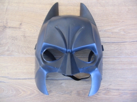 Batman - plastová maska " klaun " na zadnej časti gumička na uchytenie