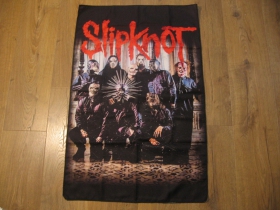 Slipknot vlajka hrub&aacute; s obr&aacute;zkom na jednej strane, rozmery 56x89cm materi&aacute;l 100% polyester