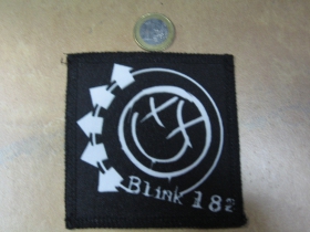 Blink 182 ofsetová nášivka po krajoch obšívaná cca. 9x9cm 