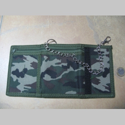 maskáčová pevná textilná peňaženka s retiazkou a karabínkou