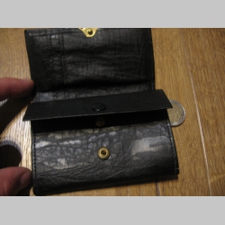 malá kožená peňaženka čierna so zapínaním na kovový cvok