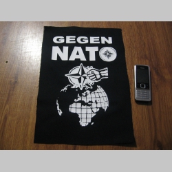 Gegen NATO, chrbtová nášivka veľkosť cca. A4 (po krajoch neobšívaná)