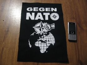 Gegen NATO, chrbtová nášivka veľkosť cca. A4 (po krajoch neobšívaná)