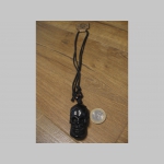 " smrtka - lebky - skull "veľký plastový prívesok na šnúrke materiál: imitácia slonoviny farba čierna