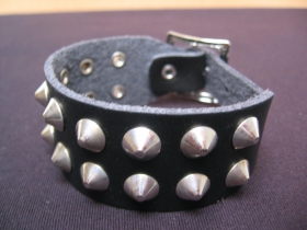 2.radov&yacute; kožen&yacute; n&aacute;ramok vyb&iacute;jan&yacute; kovov&yacute;mi chr&oacute;movan&yacute;mi kuželmi so zap&iacute;nan&iacute;m na kovov&uacute; pracku (nastaviteľn&yacute; obvod) prav&aacute; koža!!!