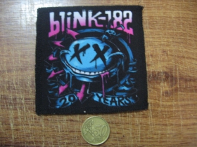 Blink 182 ofsetová nášivka po krajoch obšívaná cca. 9x9cm 