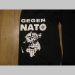 Gegen Nato tepláky s tlačeným logom
