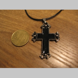 kr&iacute;ž kovov&yacute; čierny pr&iacute;vesok na krk na plastikovej &scaron;n&uacute;rke s kovov&yacute;m zap&iacute;nan&iacute;m