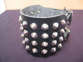 4.radov&yacute; kožen&yacute; vyb&iacute;jan&yacute; n&aacute;ramok s kužeľov&yacute;mi &scaron;picami niž&scaron;imi s priemerom 7mm &scaron;&iacute;rka n&aacute;ramku 6,5cm nastaviteľn&yacute; obvod materi&aacute;l prav&aacute; koža!!!