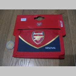 Arsenal London peňaženka s rozmermy cca. 12x7cm materiál 100% polyester, hlavné zapínanie na suchý zips, vo vnútri viacero prepážok vrátane zipsovej na mince