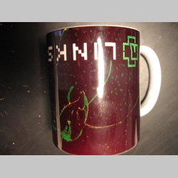 Rammstein - Links  porcel&aacute;nov&yacute; poh&aacute;r - &scaron;&aacute;lka s u&scaron;kom, objemom cca. 0,33L