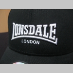 Lonsdale tmavomodr&aacute; a čierna &scaron;iltovka s vy&scaron;&iacute;van&yacute;m logom , zap&iacute;nanie vzadu na such&yacute; zips, materi&aacute;l 100%bavlna univerz&aacute;lna nastaviteľn&aacute; veľkosť