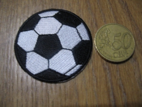 Futbalová lopta nažehľovacia nášivka vyšívaná (možnosť nažehliť alebo našiť na odev)  priemer 4,5cm