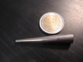 Ultra dlhé kužeľové nity na skrutkovanie ( cena za 1ks) výška: 5,5 cm priemer naspodu 1 cm