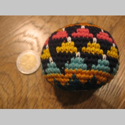 Hacky Ball - Hakisák pevný, kvalitne nahusto pletený materiál úpletu 100% bavlna vnútro plastový granulát, ručná práca made in Guatemala, priemer cca 55cm a hmotnosť cca 55g