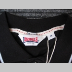 Lonsdale čierna pánska polokošela " LYNTON " s malým vreckom na hrudi materiál 100% bavlna na rukávoch a límcoch červenobiele prúžky Lonsdale čierna pánska polokošela " LYNTON " s malým vreckom na hrudi materiál 100% bavlna na rukávoch a límcoch červenobiele prúžky
