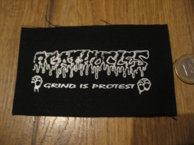 Agathocles Grind is Protest potlačená nášivka cca.12x6cm (po krajoch neobšívaná)