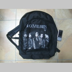 Black Veil Brides ruksak čierny, 100% polyester. Rozmery: Výška 42 cm, šírka 34 cm, hĺbka až 22 cm pri plnom obsahu