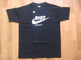 RIOT  čierne tričko 100%bavlna 