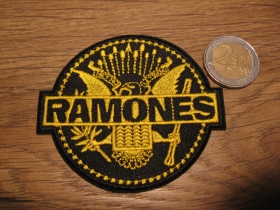 Ramones nažehľovacia n&aacute;&scaron;ivka vy&scaron;&iacute;van&aacute; (možnosť nažehliť alebo na&scaron;iť na odev)