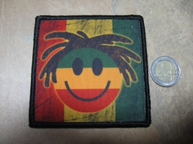 Rasta smajlík ofsetová nášivka po krajoch obšívaná cca. 9x9cm 