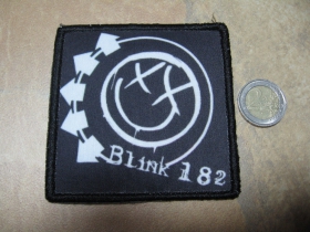 Blink 182  ofsetová nášivka po krajoch obšívaná cca. 9x9cm 