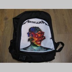 Metallica ruksak čierny, 100% polyester. Rozmery: Výška 42 cm, šírka 34 cm, hĺbka až 22 cm pri plnom obsahu