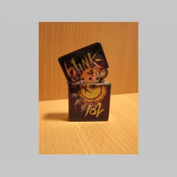 Blink 182 - doplňovací benzínový zapalovač s vypalovaným obrázkom (balené v darčekovej krabičke)