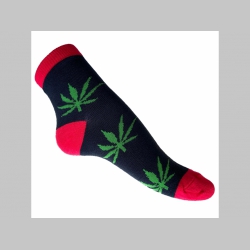 Ganja - tráva - Rasta ponožky unisex, materiál 95%polyester 5% elastan univerzálna veľkosť 35-42 farba čierno-zeleno-červená